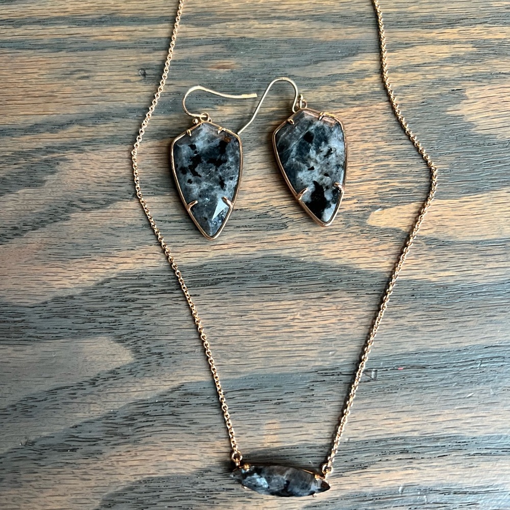 Kendra Scott Granite Stone and Rose Gold Necklace and Earrings Set